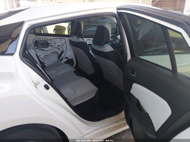 Toyota Prius Two 2016 JTDKBRFU7G3008011 Image 8
