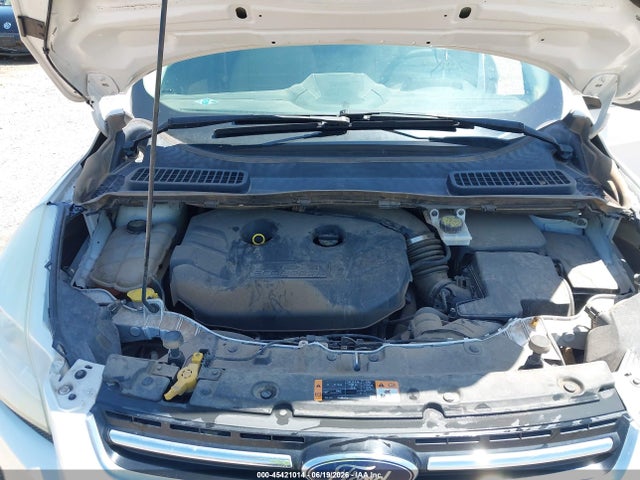 1FMCU0J96GUC10096 Ford Escape Titanium