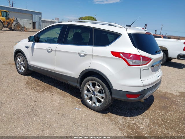 1FMCU0J96GUC10096 Ford Escape Titanium