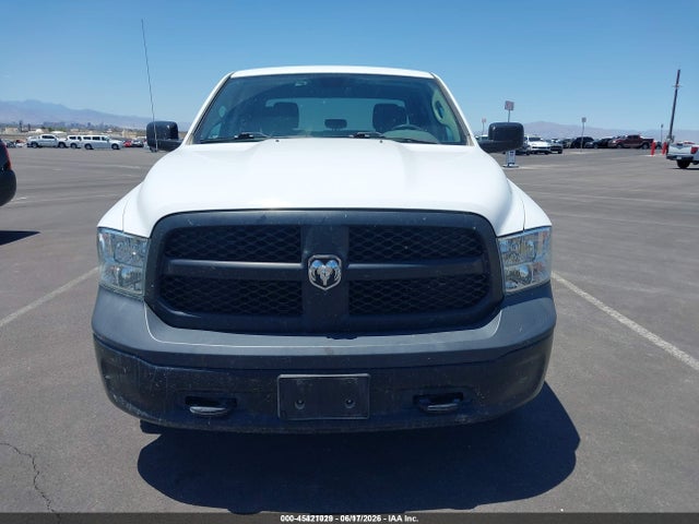 45421029 :رقم المزاد ، 1C6RR7KG5JS144172 vin ، 2018 Ram 1500 Tradesman  4x4 5'7 Box مزاد بيع
