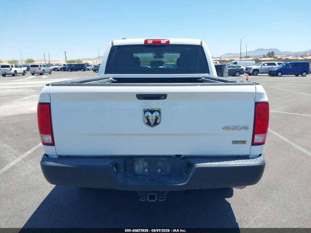 45421029 :رقم المزاد ، 1C6RR7KG5JS144172 vin ، 2018 Ram 1500 Tradesman  4x4 5'7 Box مزاد بيع