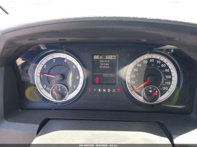 45421029 :رقم المزاد ، 1C6RR7KG5JS144172 vin ، 2018 Ram 1500 Tradesman  4x4 5'7 Box مزاد بيع