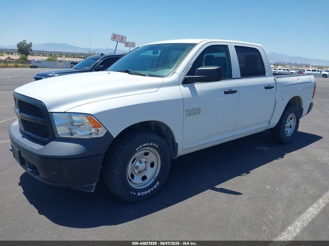 45421029 :رقم المزاد ، 1C6RR7KG5JS144172 vin ، 2018 Ram 1500 Tradesman  4x4 5'7 Box مزاد بيع