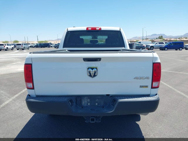 45421029 :رقم المزاد ، 1C6RR7KG5JS144172 vin ، 2018 Ram 1500 Tradesman  4x4 5'7 Box مزاد بيع