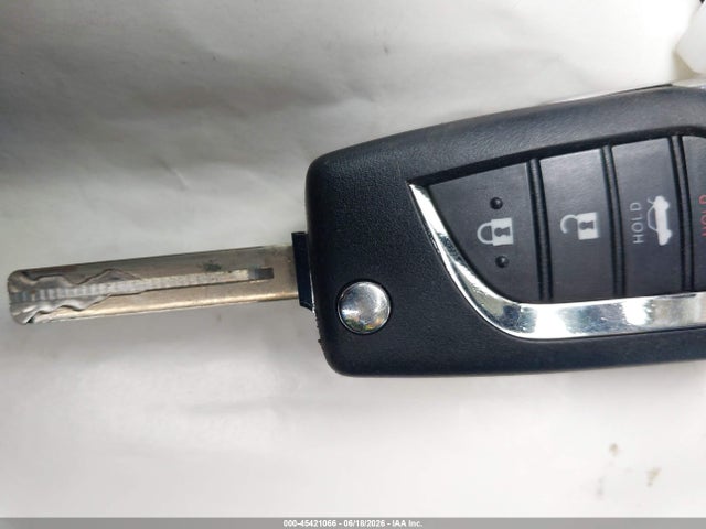 5YFEPMAE5NP309561 Toyota COROLLA LE