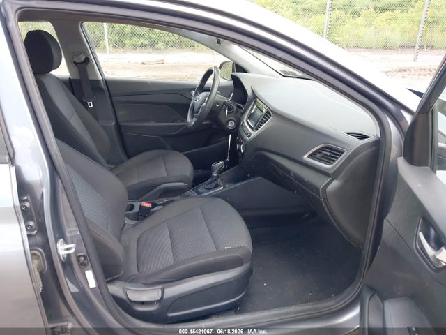 45421067 :رقم المزاد ، 3KPC24A36JE031110 vin ، 2018 Hyundai Accent Se مزاد بيع