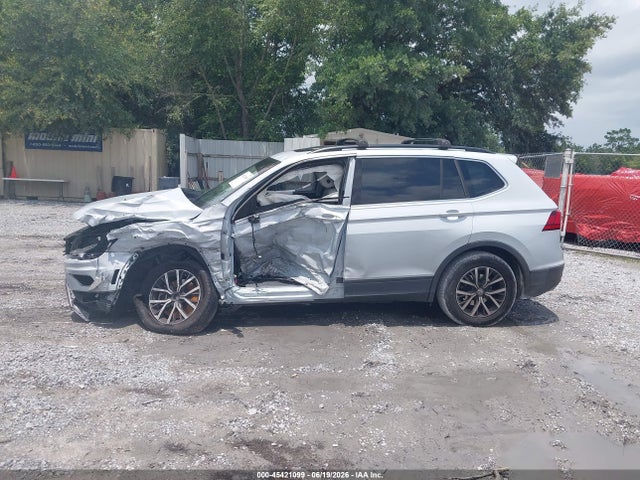 3VV3B7AX4KM054138 Volkswagen Tiguan 2.0t Se/2.0t Sel/2.0t Sel R-line/2.0t Sel R-line Black