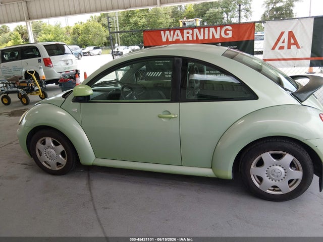2000 Volkswagen New Beetle Gls მანქანა იყიდება აუქციონზე, vin: 3VWCC21C4YM422383, აუქციონის ნომერი: 45421101