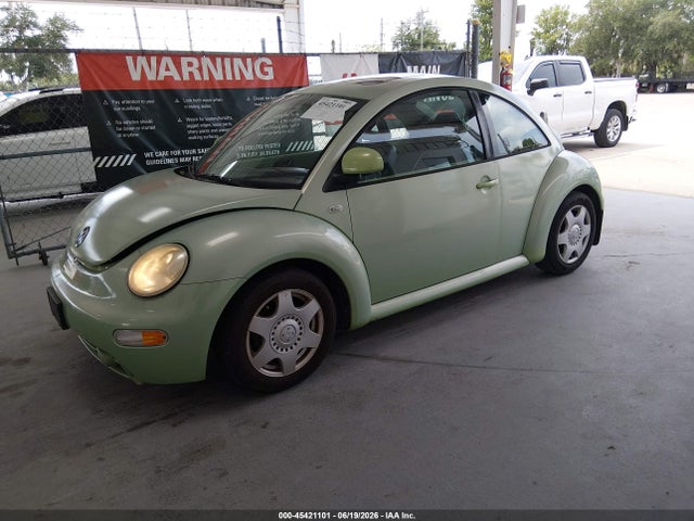 Auction sale of the 2000 Volkswagen New Beetle Gls, vin: 3VWCC21C4YM422383, lot number: 45421101