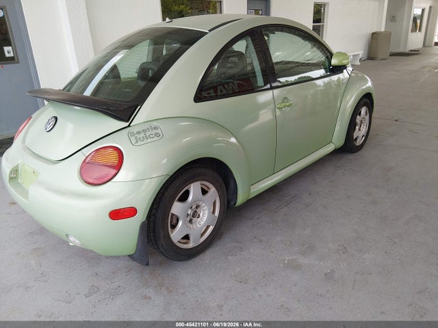 2000 Volkswagen New Beetle Gls მანქანა იყიდება აუქციონზე, vin: 3VWCC21C4YM422383, აუქციონის ნომერი: 45421101