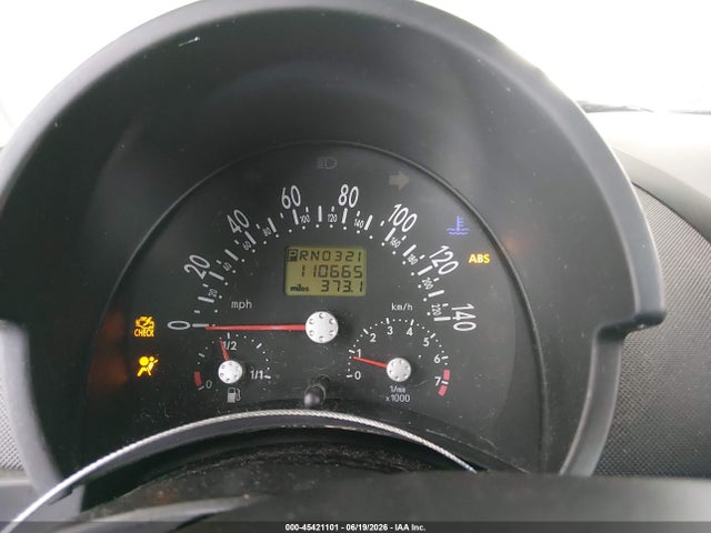 2000 Volkswagen New Beetle Gls მანქანა იყიდება აუქციონზე, vin: 3VWCC21C4YM422383, აუქციონის ნომერი: 45421101