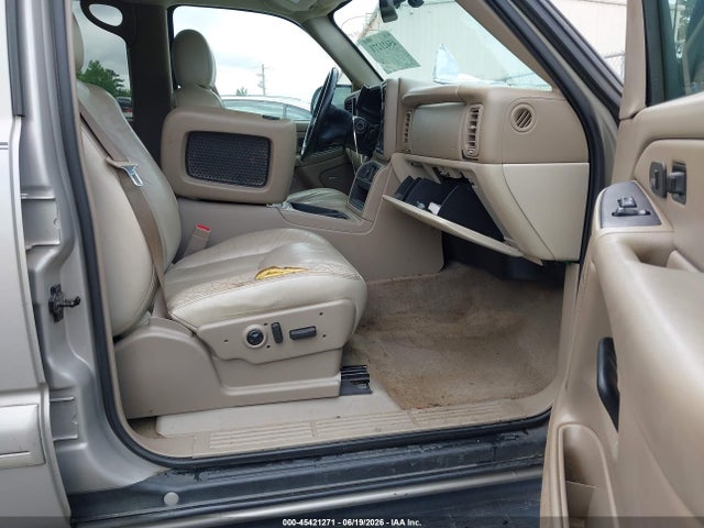 45421271 :رقم المزاد ، 1GNEC13Z24J168887 vin ، 2004 Chevrolet Tahoe Lt مزاد بيع