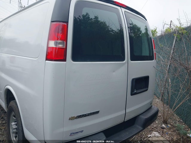 Chevrolet Express 2500 Work Van 2017 1GCWGBFF7H1101118 Image 16