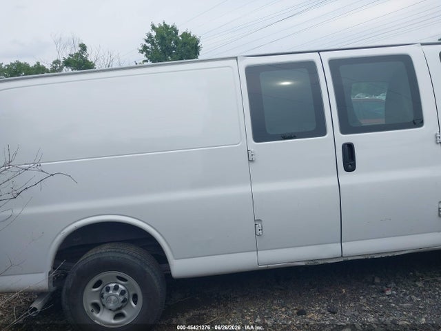 Chevrolet Express 2500 Work Van 2017 1GCWGBFF7H1101118 Image 4