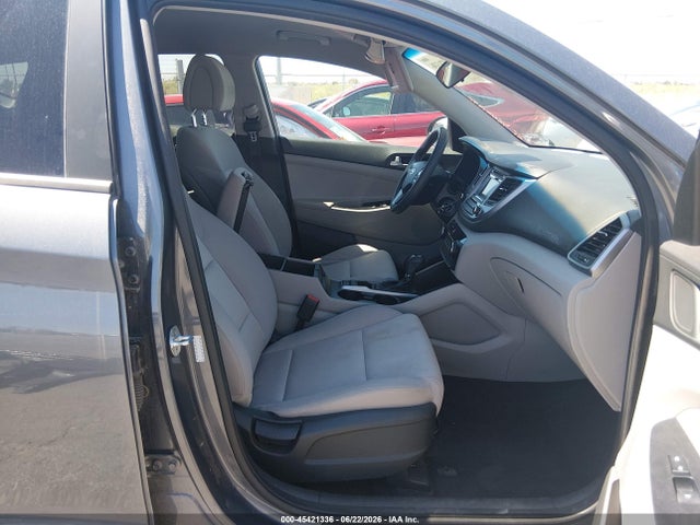45421336 :رقم المزاد ، KM8J23A44JU659450 vin ، 2018 Hyundai Tucson Se مزاد بيع