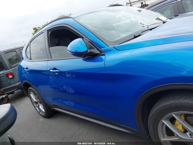Продаж на аукціоні авто 2018 Alfa Romeo Stelvio Ti Sport Awd, vin: ZASFAKNN6J7B92922, номер лоту: 45421363