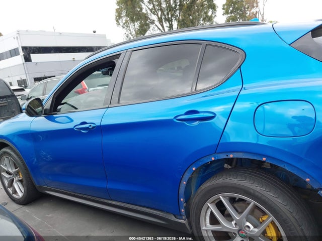 Продажа на аукционе авто 2018 Alfa Romeo Stelvio Ti Sport Awd, vin: ZASFAKNN6J7B92922, номер лота: 45421363