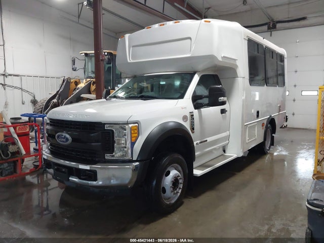 Ford F-450 Chassis Xl 2017 1FDAF4GT1HEE73328 Image 2