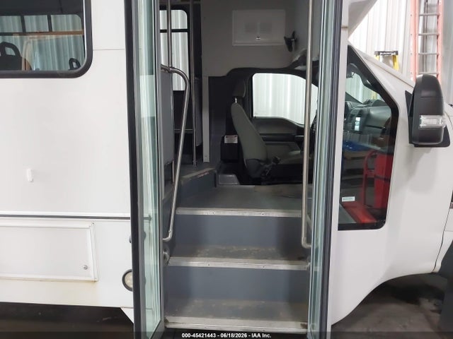 Ford F-450 Chassis Xl 2017 1FDAF4GT1HEE73328 Image 5