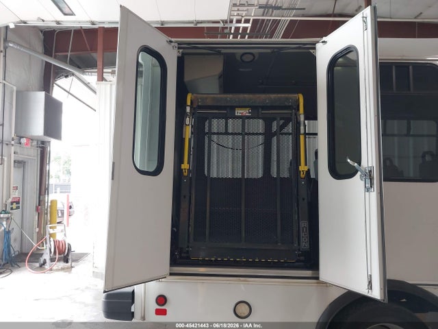 Ford F-450 Chassis Xl 2017 1FDAF4GT1HEE73328 Image 8