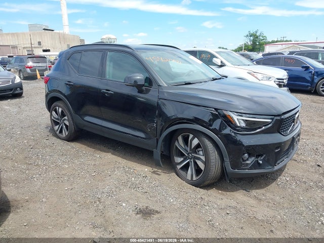 Продажа на аукционе авто 2025 Volvo Xc40 B5 Plus Dark Theme, vin: YV4L12UC7S2477426, номер лота: 45421491