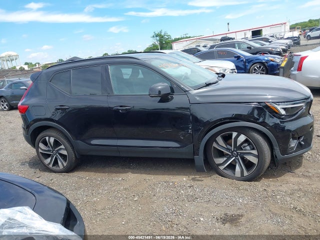 Aukcja sprzedaży 2025 Volvo Xc40 B5 Plus Dark Theme, vin: YV4L12UC7S2477426, numer aukcji: 45421491