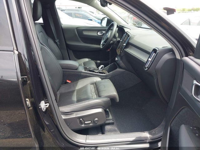 Aukcja sprzedaży 2025 Volvo Xc40 B5 Plus Dark Theme, vin: YV4L12UC7S2477426, numer aukcji: 45421491