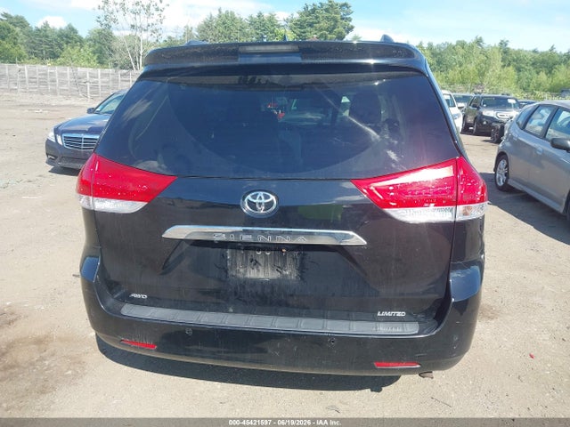 5TDDK3DC5ES071765 Toyota Sienna Limited 7 Passenger