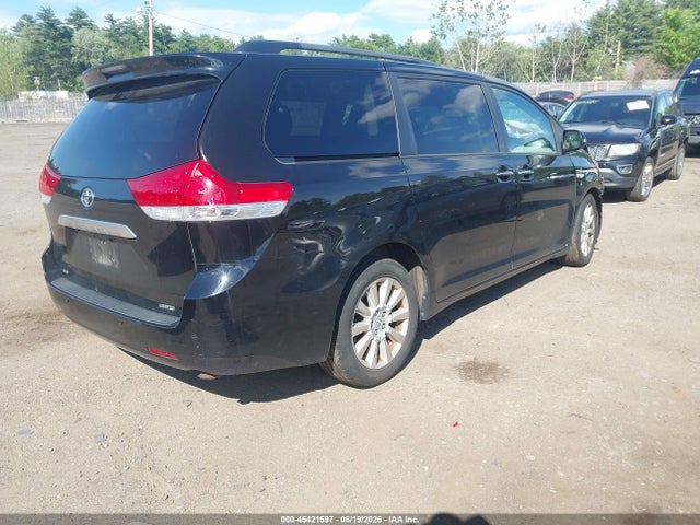 5TDDK3DC5ES071765 Toyota Sienna Limited 7 Passenger
