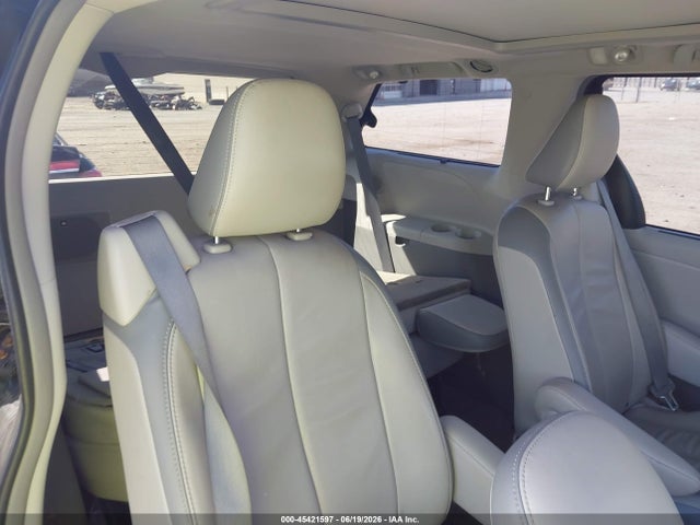 5TDDK3DC5ES071765 Toyota Sienna Limited 7 Passenger