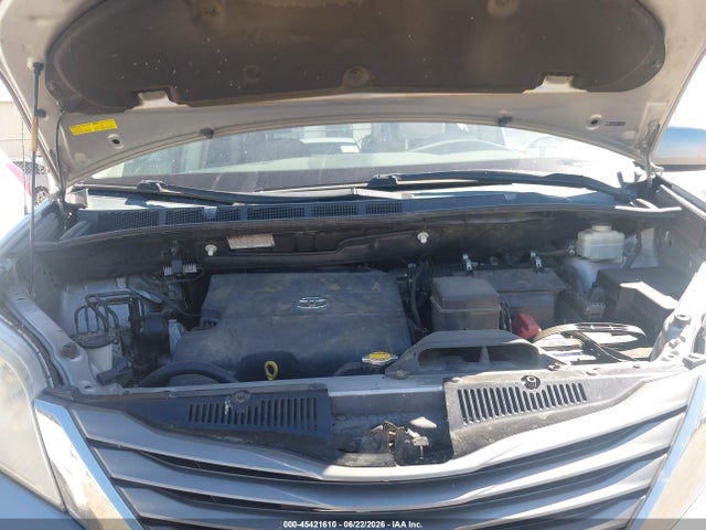 5TDYK3DC7ES442121 Toyota Sienna Xle V6 8 Passenger