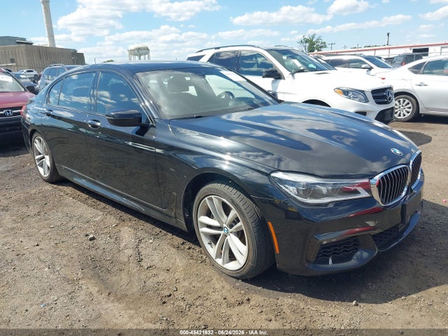 45421632 :رقم المزاد ، WBA7F2C53KB240244 vin ، 2019 Bmw 750i Xdrive مزاد بيع