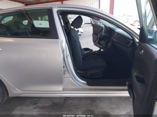 KIA Optima Lx 2017 5XXGT4L30HG170940 Image 5