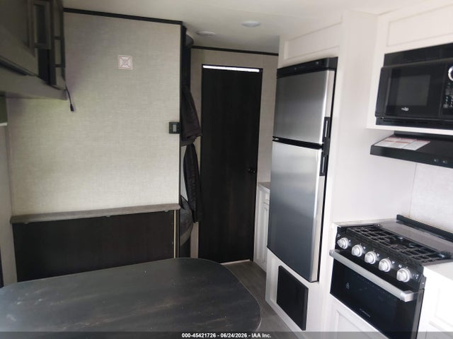 Продажа на аукционе авто 2022 Jayco Jayfl184bh, vin: 1UJBJ0BN2N17V0452, номер лота: 45421726