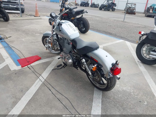 Harley-Davidson Xl883 Superlow 2014 1HD4CR214EC411831 Image 3