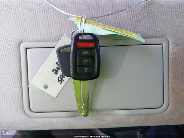 45421792 :رقم المزاد ، 19XFC2F58GE082867 vin ، 2016 Honda Civic Lx مزاد بيع