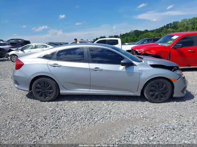 45421792 :رقم المزاد ، 19XFC2F58GE082867 vin ، 2016 Honda Civic Lx مزاد بيع