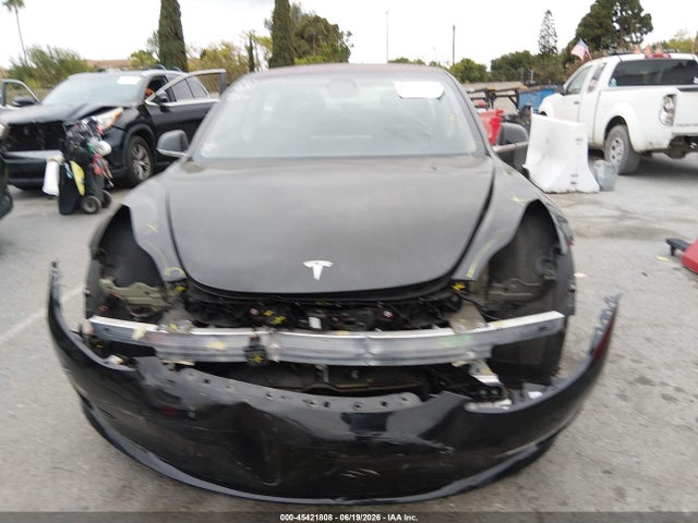 Tesla Model 3 Long Range/mid Range 2018 5YJ3E1EA9JF010728 Image 13