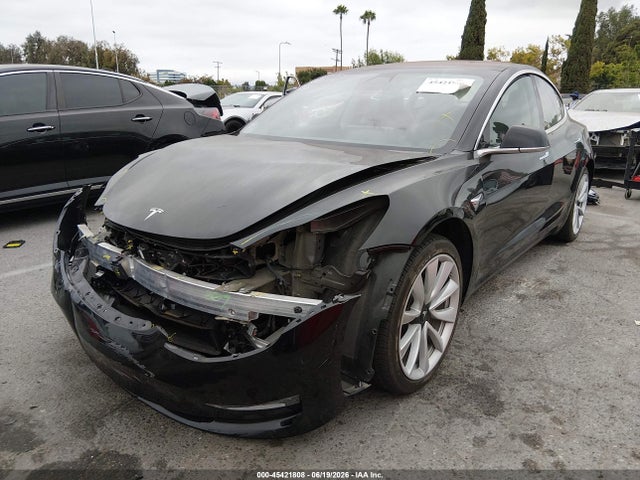 Tesla Model 3 Long Range/mid Range 2018 5YJ3E1EA9JF010728 Image 2