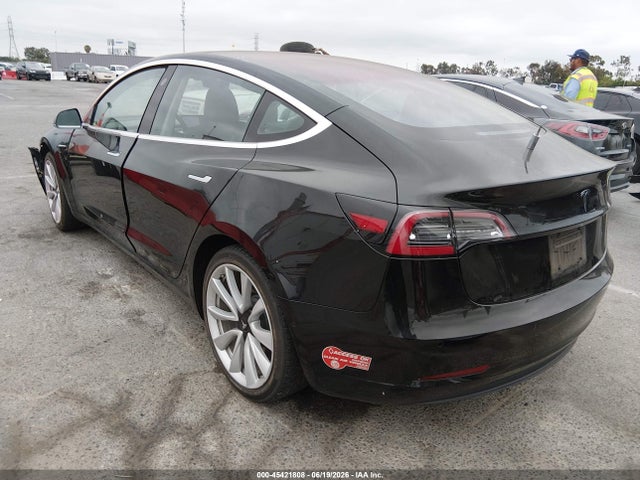 Tesla Model 3 Long Range/mid Range 2018 5YJ3E1EA9JF010728 Image 3