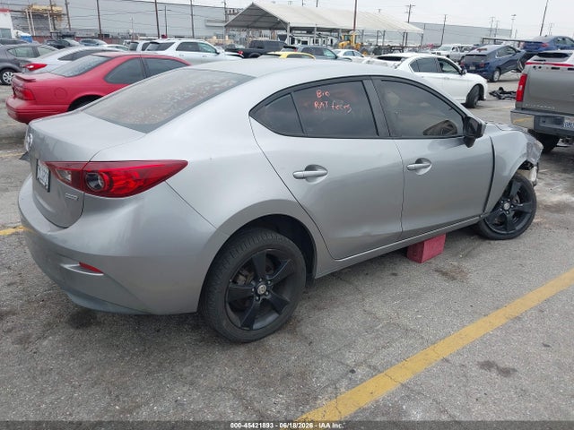3MZBM1U71FM195961 Mazda Mazda3 I Sport