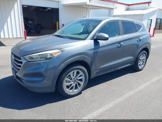 Hyundai TUCSON SE 2018 KM8J23A42JU681673 Image 2