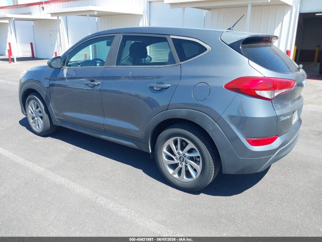 Hyundai TUCSON SE 2018 KM8J23A42JU681673 Image 3
