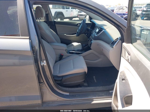 Hyundai TUCSON SE 2018 KM8J23A42JU681673 Image 5