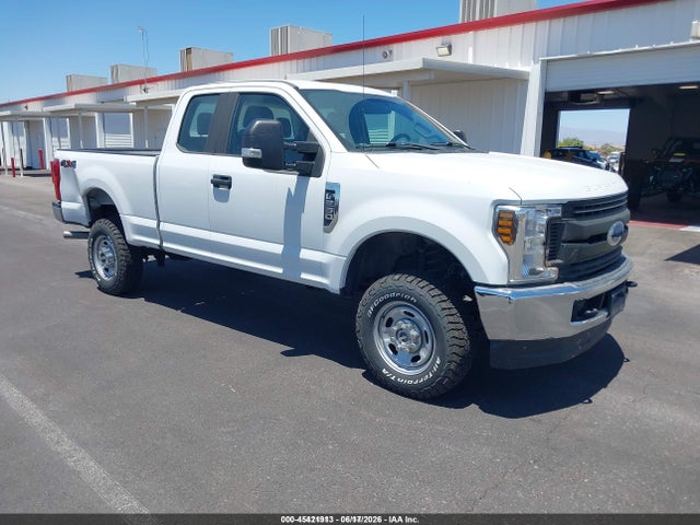 Ford F-250 Xl 2018 1FT7X2B61JEC48754 Image 1