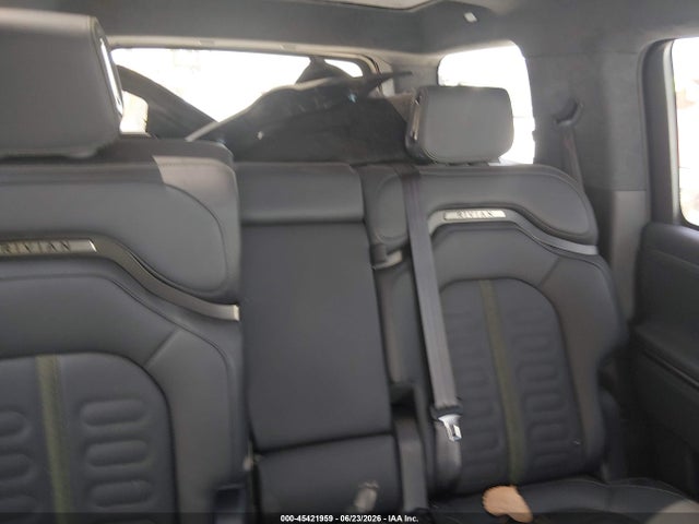 Rivian R1s 2025 7PDSGBBA5SN046704 Image 8