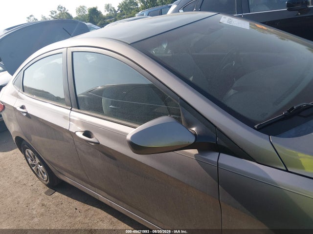 2017 Hyundai Accent Se მანქანა იყიდება აუქციონზე, vin: KMHCT4AE0HU377708, აუქციონის ნომერი: 45421993