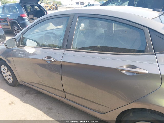 2017 Hyundai Accent Se მანქანა იყიდება აუქციონზე, vin: KMHCT4AE0HU377708, აუქციონის ნომერი: 45421993