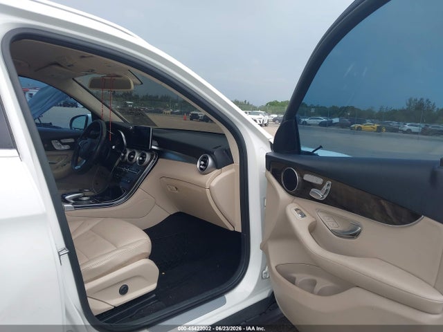 Продаж на аукціоні авто 2017 Mercedes-benz Glc 300, vin: WDC0G4JB8HF122949, номер лоту: 45422002