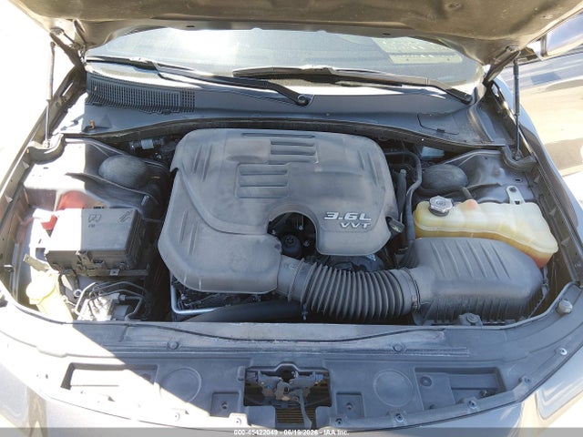 45422049 :رقم المزاد ، 2C3CCAGG9JH165429 vin ، 2018 Chrysler 300 300s Awd مزاد بيع